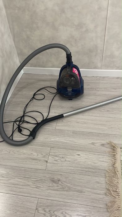 Пылесос PHILIPS продам срочно