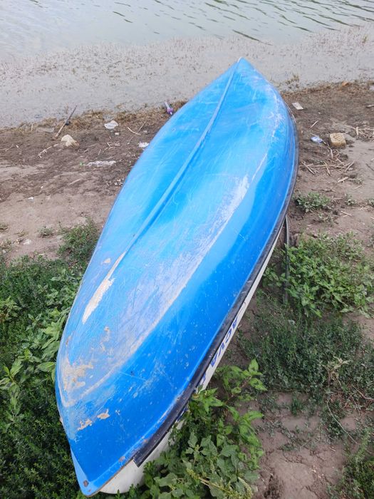 продавам 3 местно туристичско кану