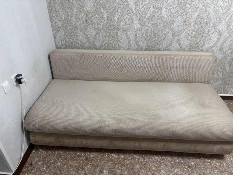 Продам диван срочно самовывоз