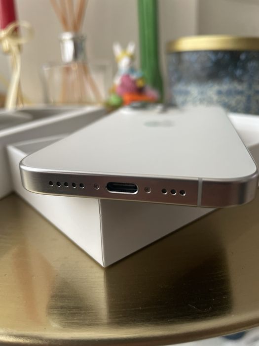 НАМАЛЕН iPhone 15 Pro White Titanium 128