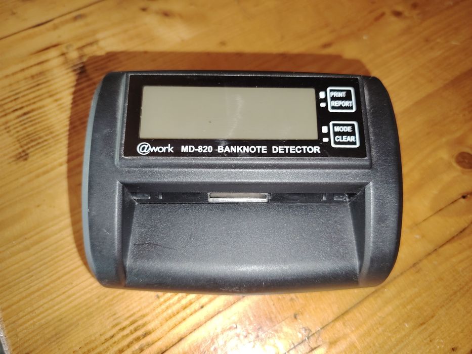 Detector/numărător de bancnote euro/dolari