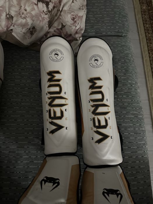 Продам щитки для кикбоксинга