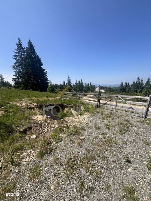 Teren intravilan 5700mpMarisel format din 6 parcele la 100 m de partia