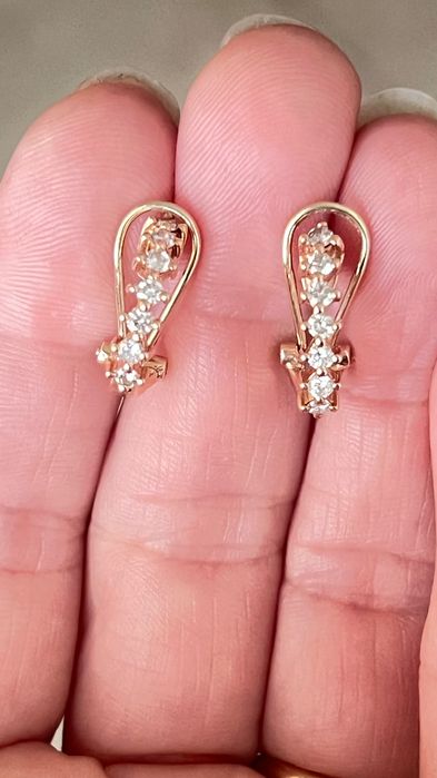 Cercei din aur 585 cu diamante – model tip șină, design elegant și rafinat