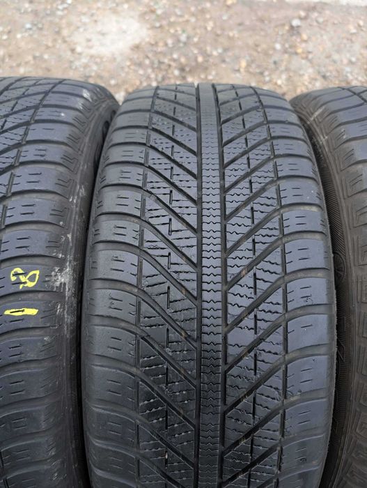 205/55 R16 • All Season • Goodyear Vector 4Seasons 94V | 2 buc | Pret/buc