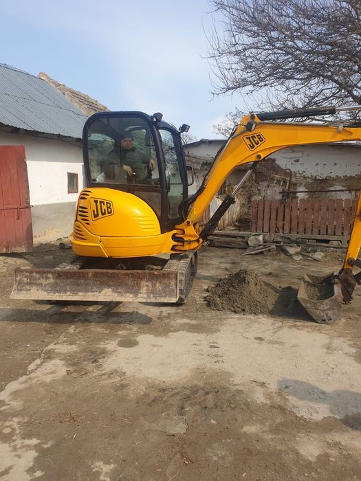 Miniexcavator de Inchiriat