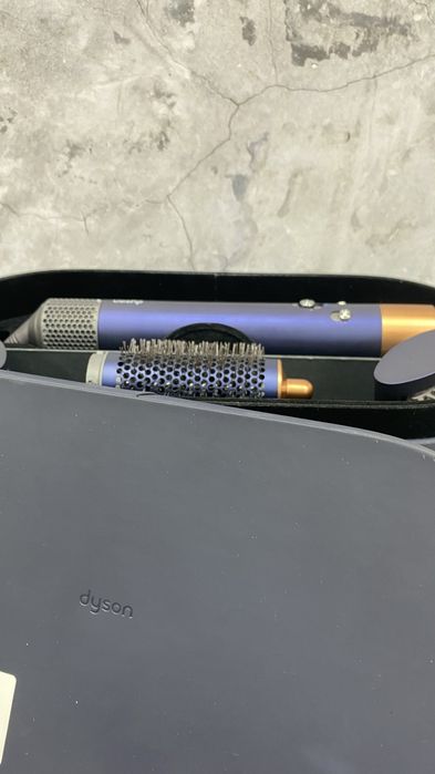 Продам фен Dyson Дайсон