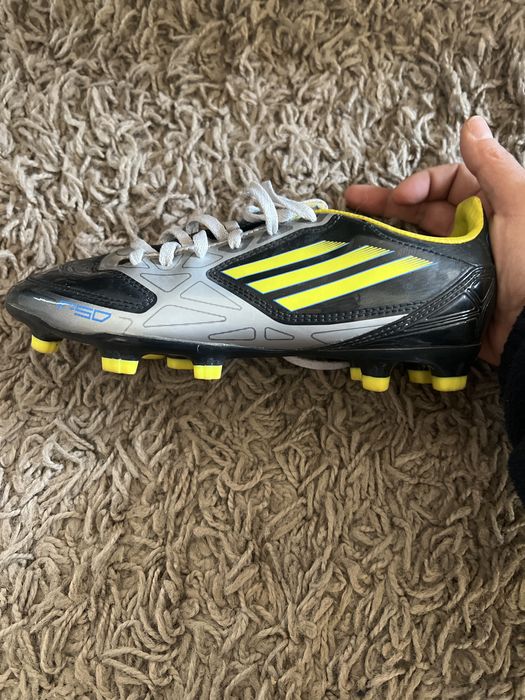 Обувки Adidas F50