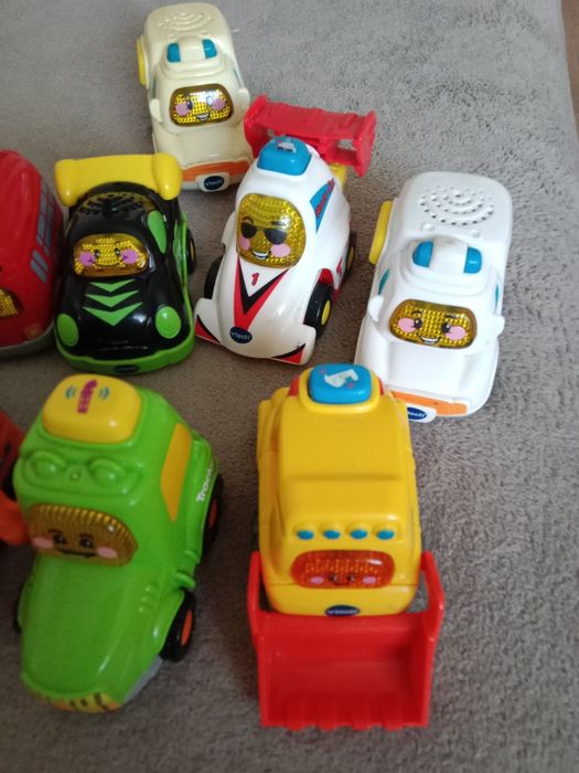 Mașinuțe Vtech,folosite funcționează cu baterii