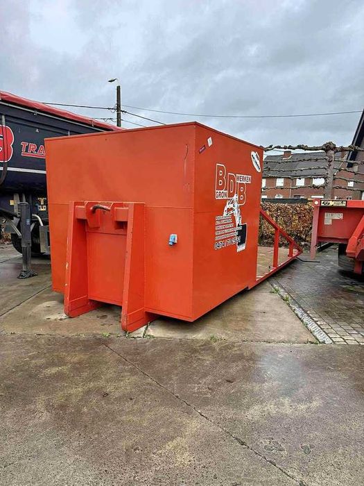 Container container