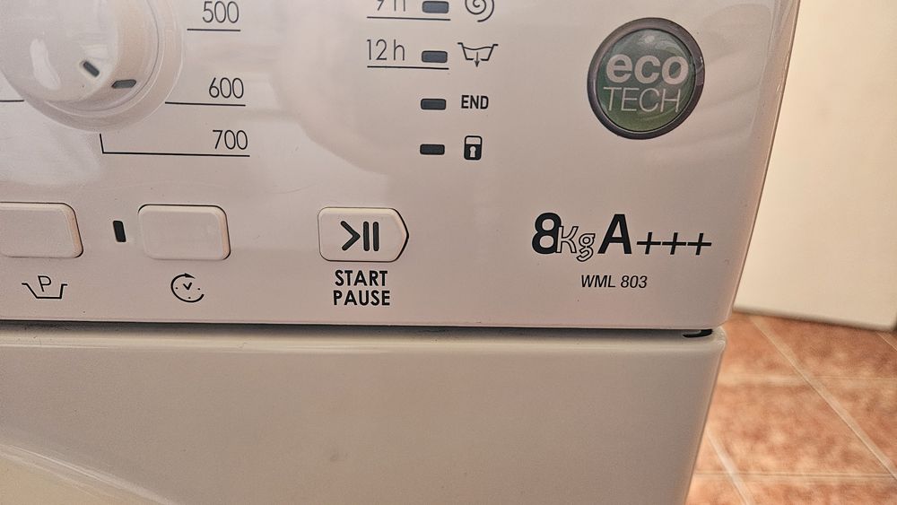 Паралня Ariston Hotpoint на части