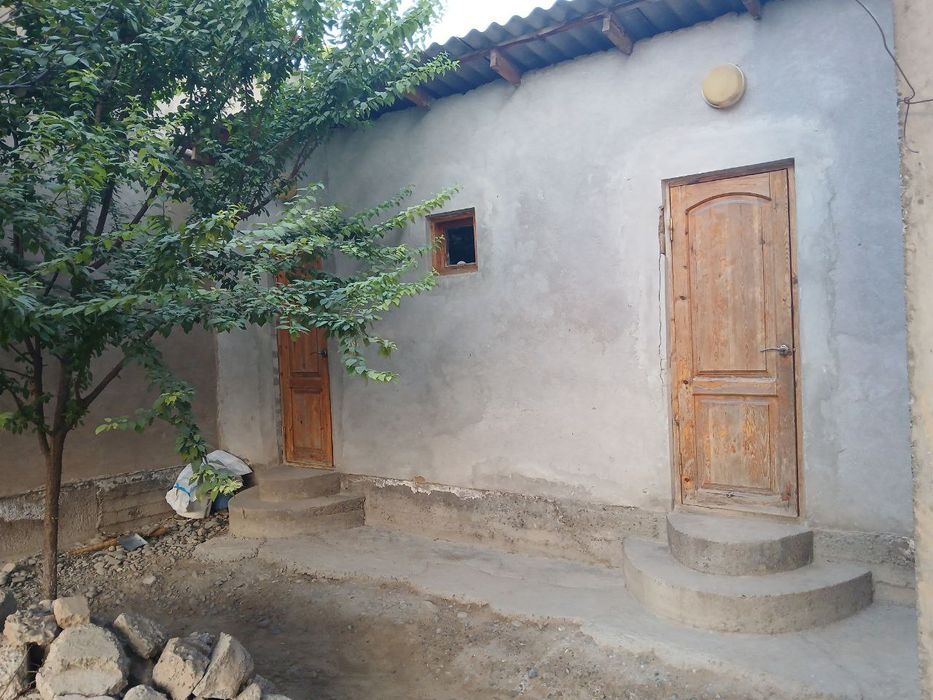 Ховли уй сотилади