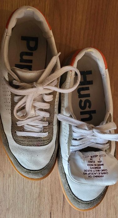 Hush Puppies Charlie Court (известни също като Charlie Suede Lace-Up).