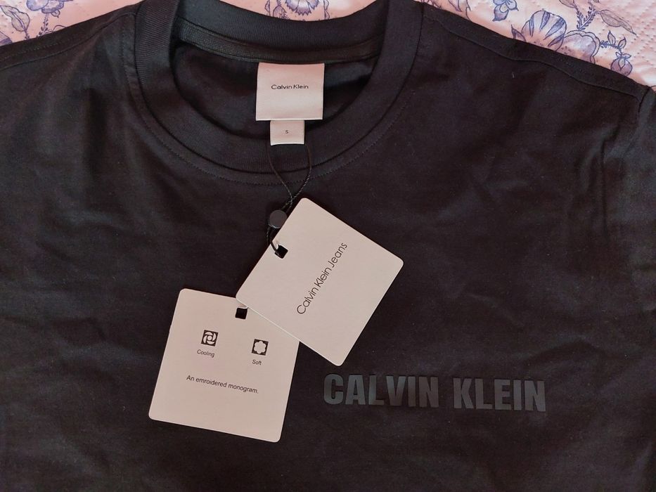 Tricou Calvin Klein ,mărimea S (M), negru, nou