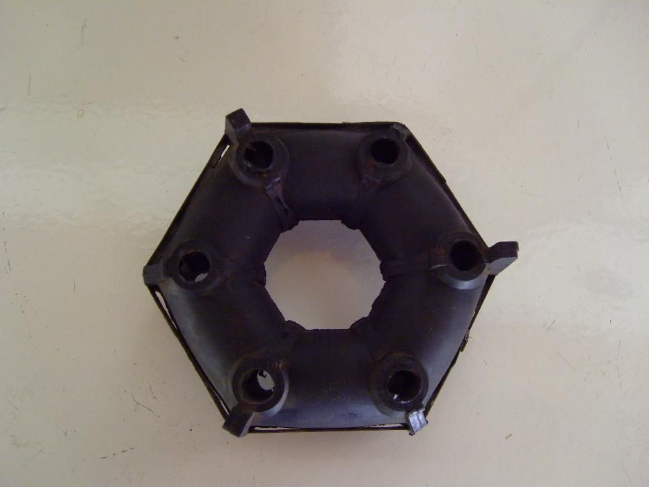 Основа задна броня за FORD FOCUS, каре, селенови втулки за ВАЗ.