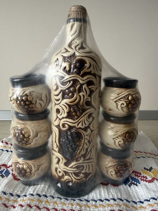 Set traditional ceramica pentru palinca si vin