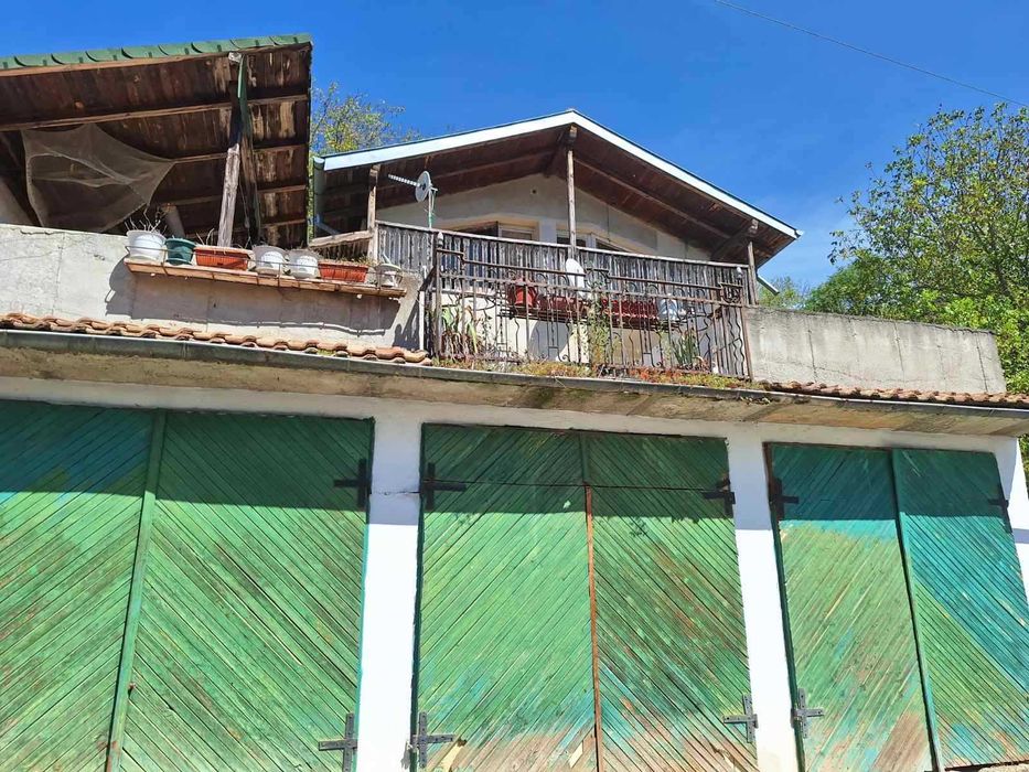 Продава се Къща в с. Малки чифлик, Област Велико Търново - 100 кв.м за 357 €/кв.м - Снимка #1