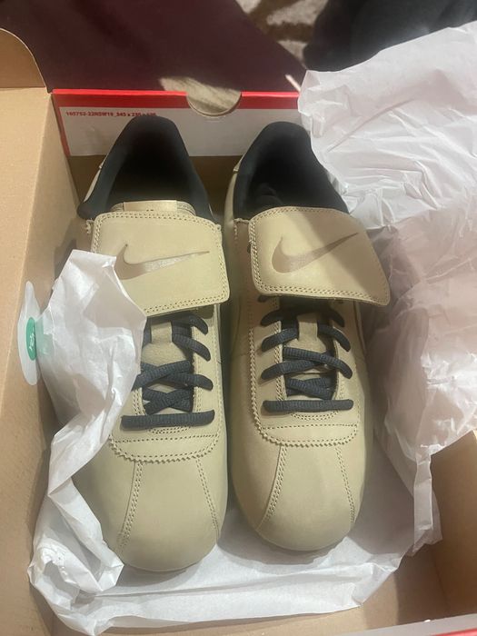 Nike Vând adidași