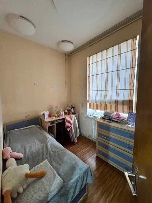 4-комн. с высокими потолками, кирпич, ул. Лабзак, 84 м²`