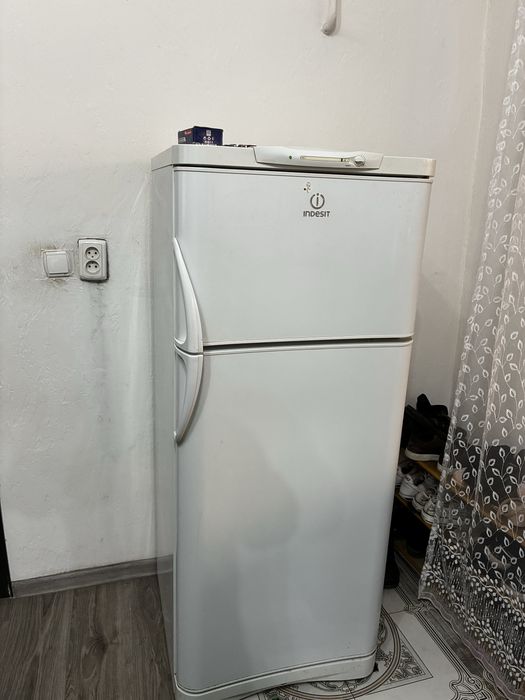 Продам холодильник