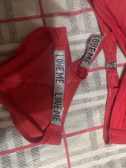 Чисто нов бански по модел на Victoria's Secret