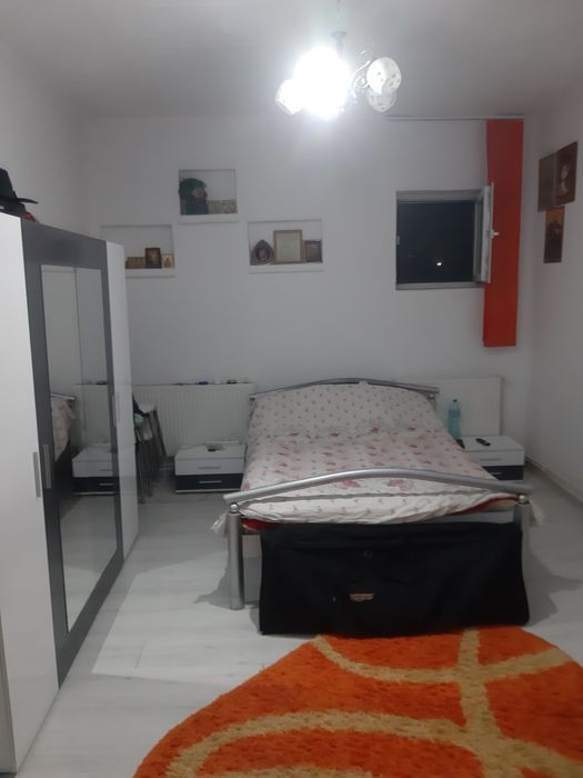 Vand casă în Roman -zona biserica SF Gheorghe