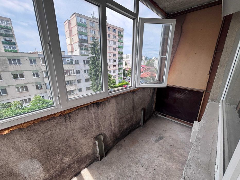 Apartament de vanzare 4 Camere Campina 77.000 euro negociabil
