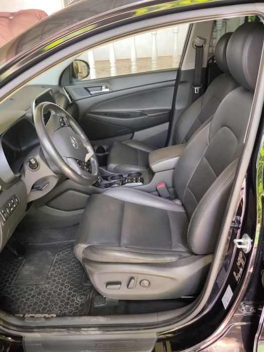 Hyundai Tucson 2020г 2 AT! 3 поз! Люк есть! Черный! 43 тыс км пробега!