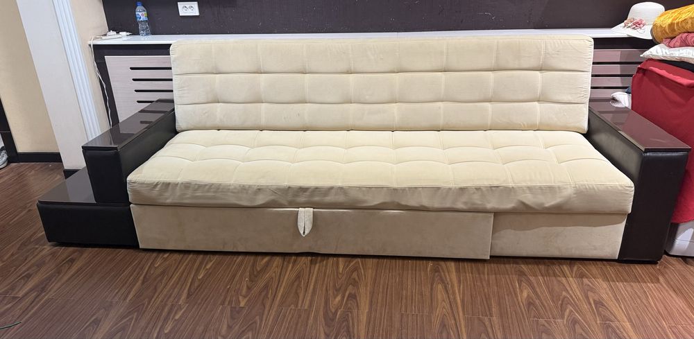 Диван сотилади . Продам деван