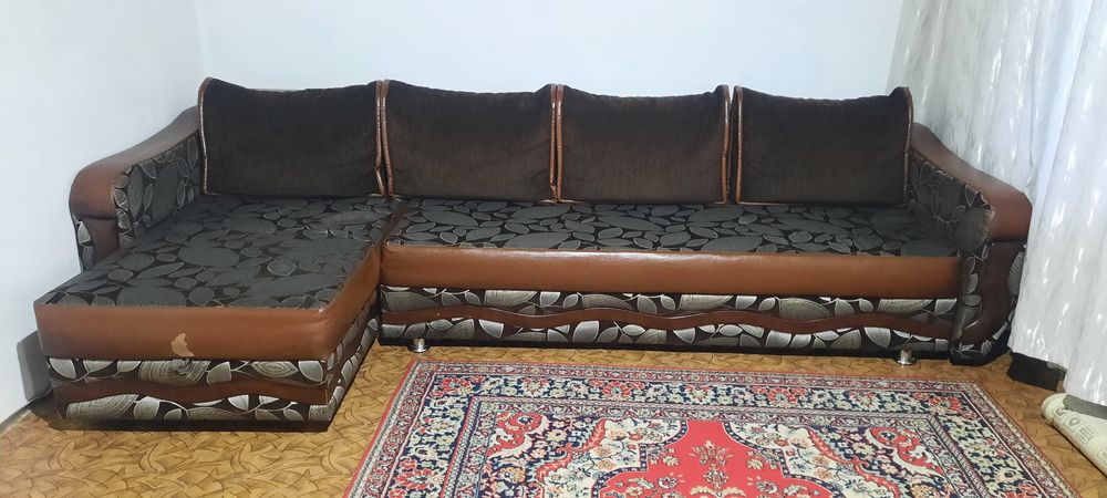 Продам диван б/у в хорошем состояний
