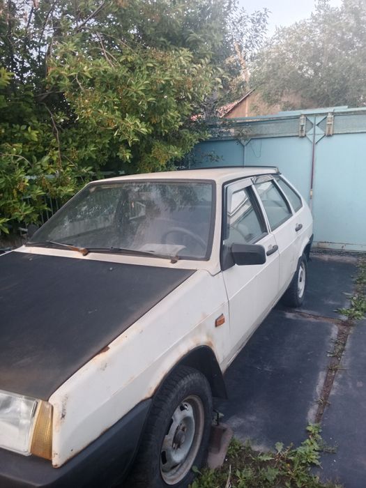 Автомобиль 1996 года