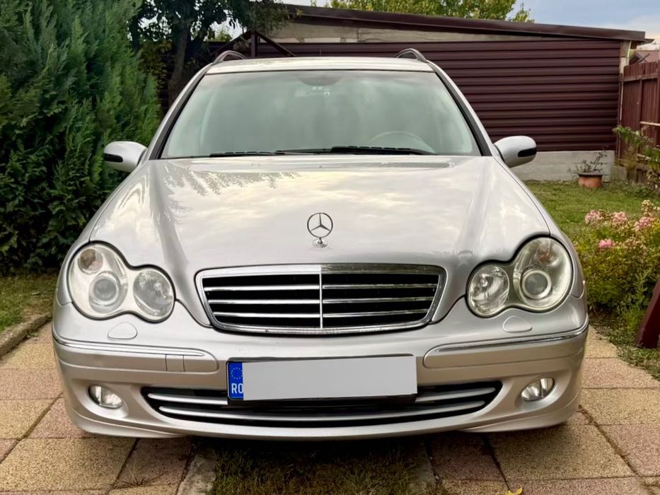 Mercedes Benz C Class w203 Pentru Reparat sau Dezmembrat