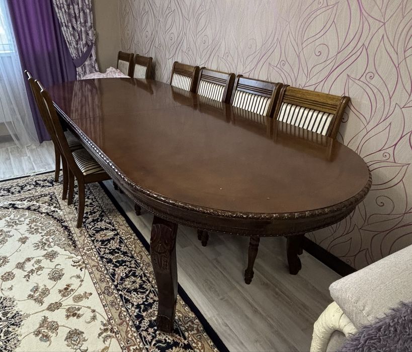 Продам стол столовый