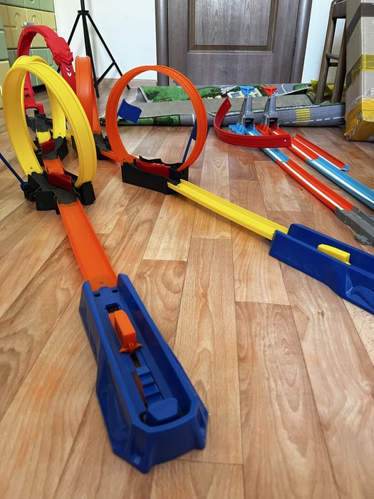 Продам трассу hot wheels