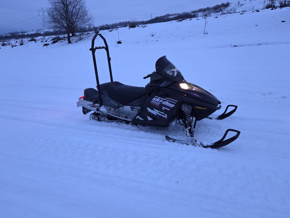 Snowmobil ski-doo  bombardier 800cmc