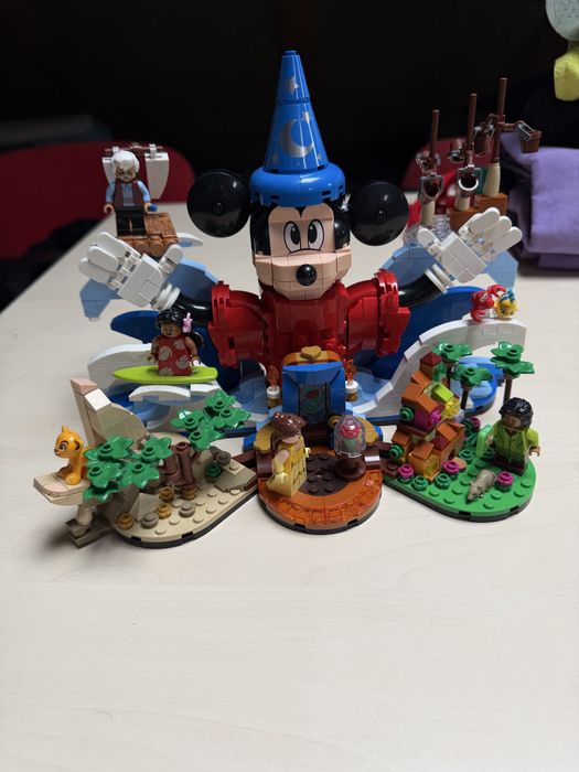 Lego Magic of Disney 21352