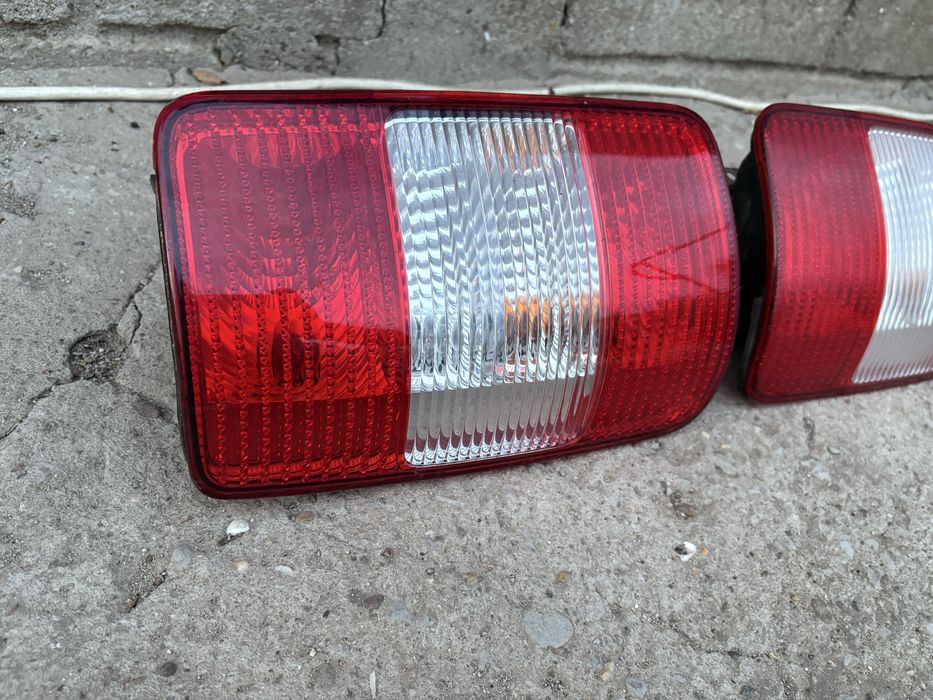Ляв и десен стоп за VW Caddy III / Кади 3