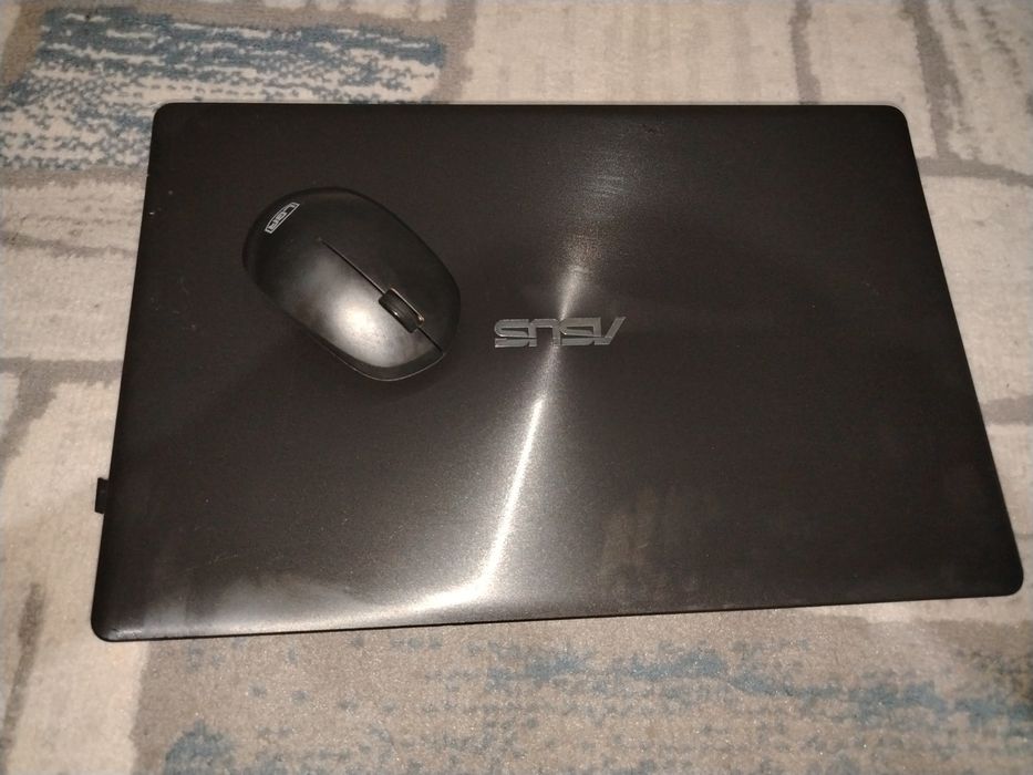 Noutbook kompaniya asus