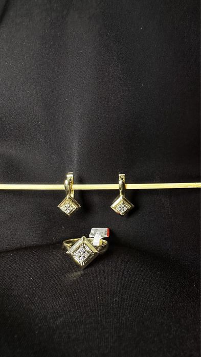 Золотой комплект с бриллиантами