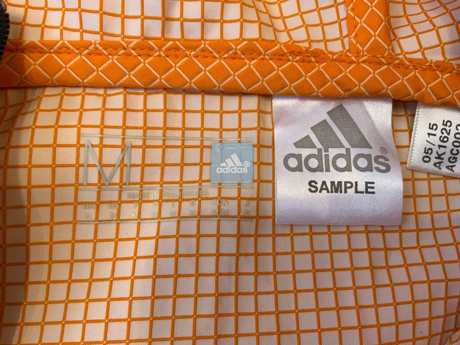 Adidas-оригинален суичер размер м-л