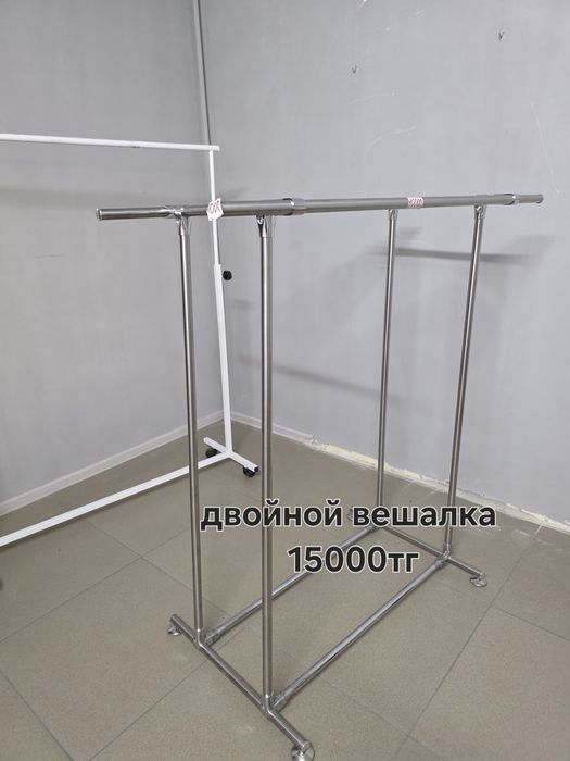 Торговая стойка для одежды вешалка наполная