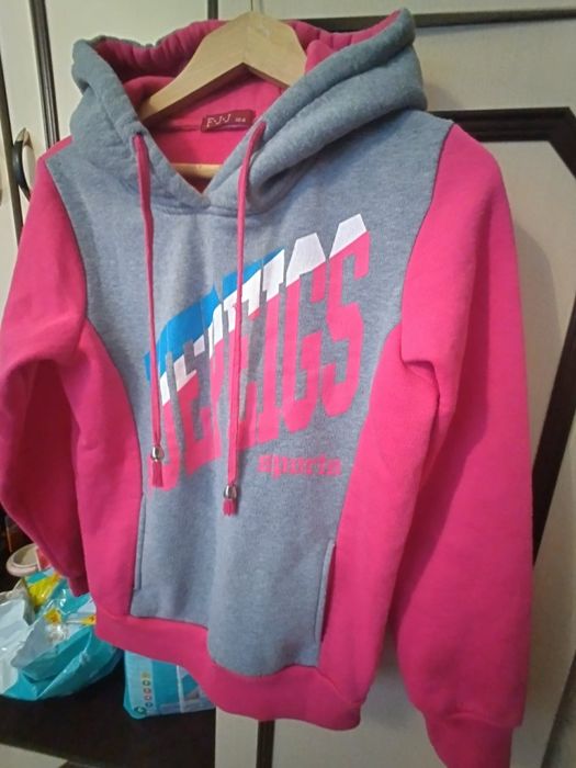 Спортна дамска горница с качулка от Холандия