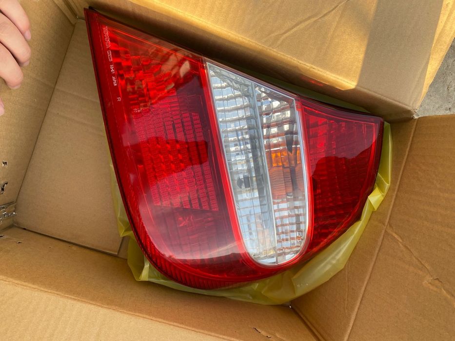 Продам камри 30 задние фары