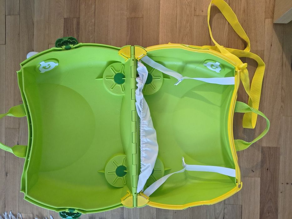 Детски куфар на колелца Trunki