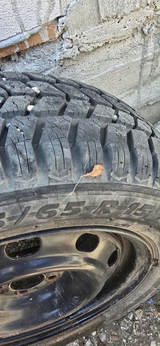 Vând set complet de 4 anvelope 195/65 R15