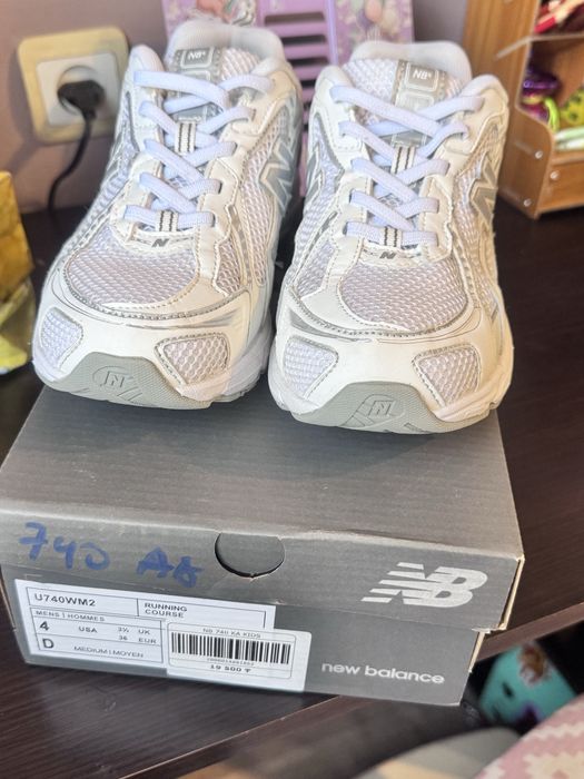 Кросовки New Balance.