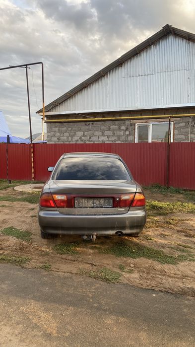 продам мазда 323 седан