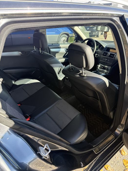 MERCEDES-BENZ C-Class 2010 — imagine 2