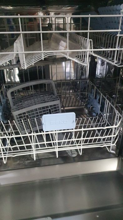 Продам посудомоечную машину