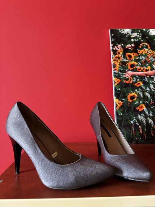 Pantofi cu toc                  .